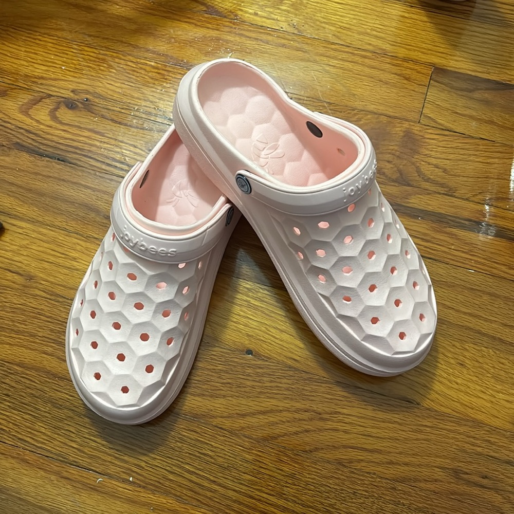 Joybees Pink croc shoes